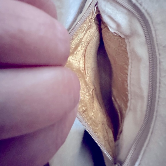 Authentic Gucci Shoulder /Crossbody Bag. - Picture 10 of 17